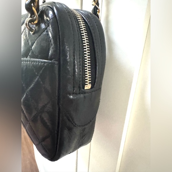 CHANEL Vintage Black Quilted Lambskin Leather Camera Bag -Gold Burgundy Shoulder - Picture 6 of 16